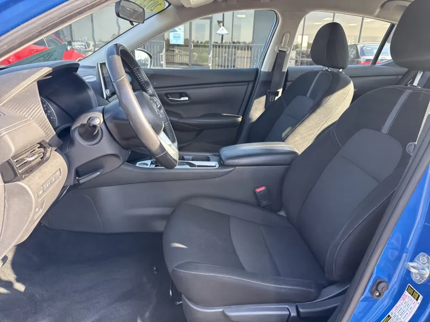 2022 Nissan Sentra SV photo 1