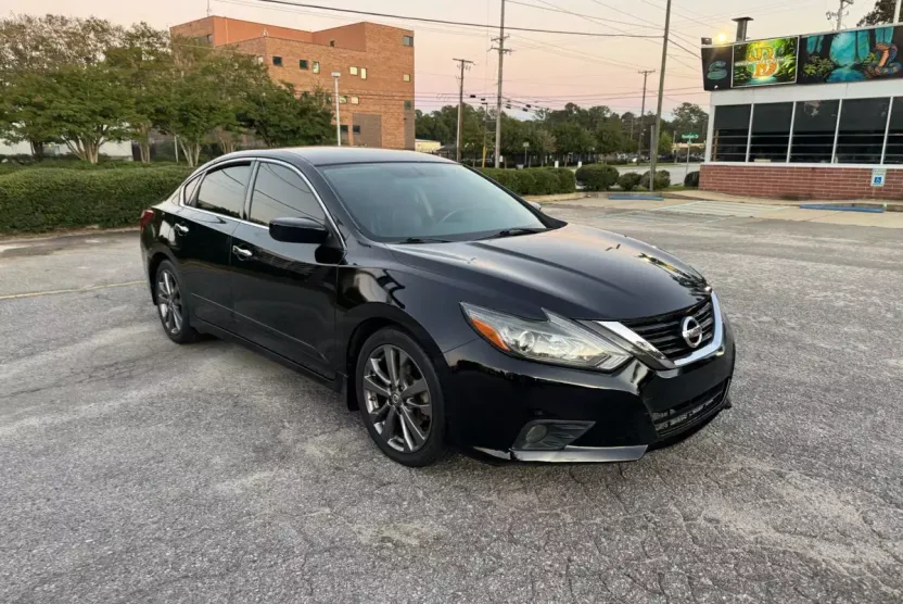 2018 Nissan Altima 2.5 SR photo 1