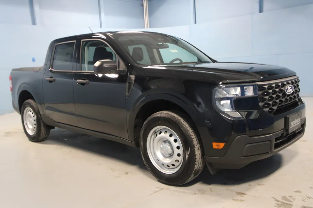 2025 Ford Maverick XL photo 1