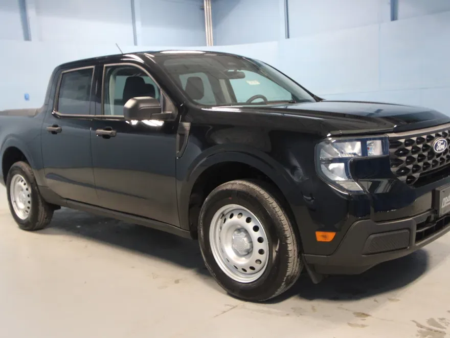 2025 Ford Maverick XL photo 1