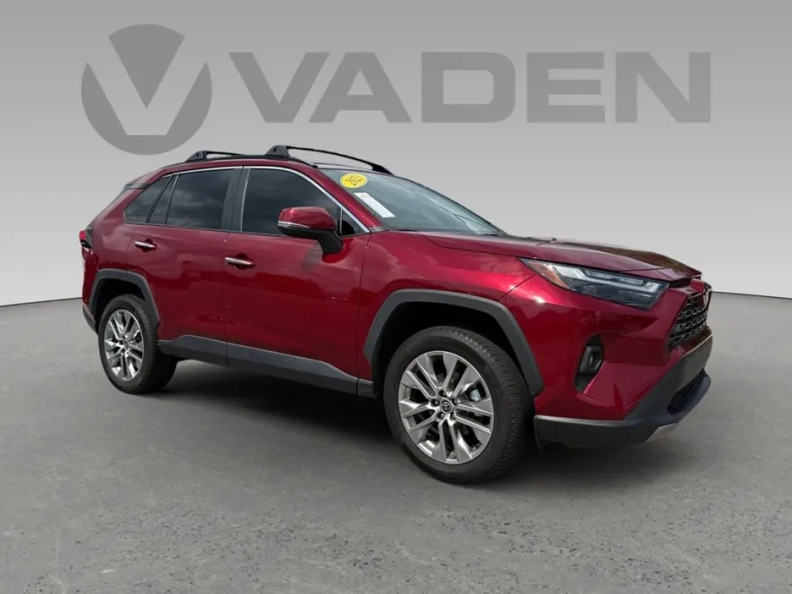 2023 Toyota RAV4 Limited photo 1