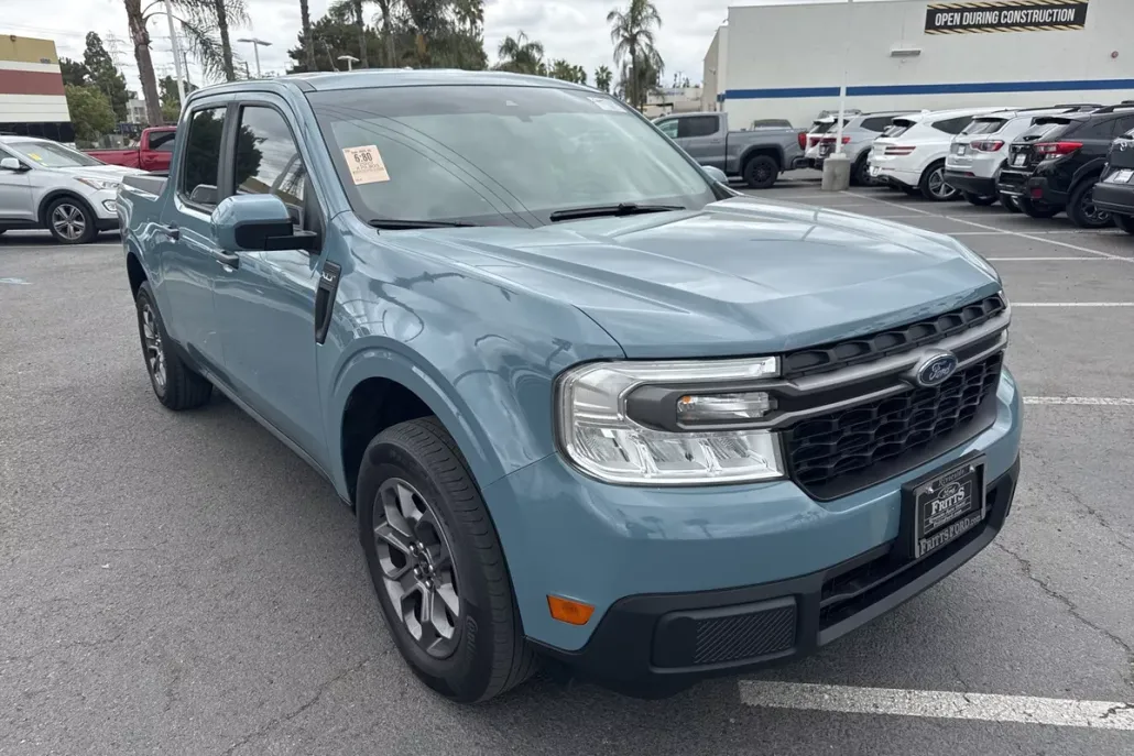 2022 Ford Maverick XLT photo 1