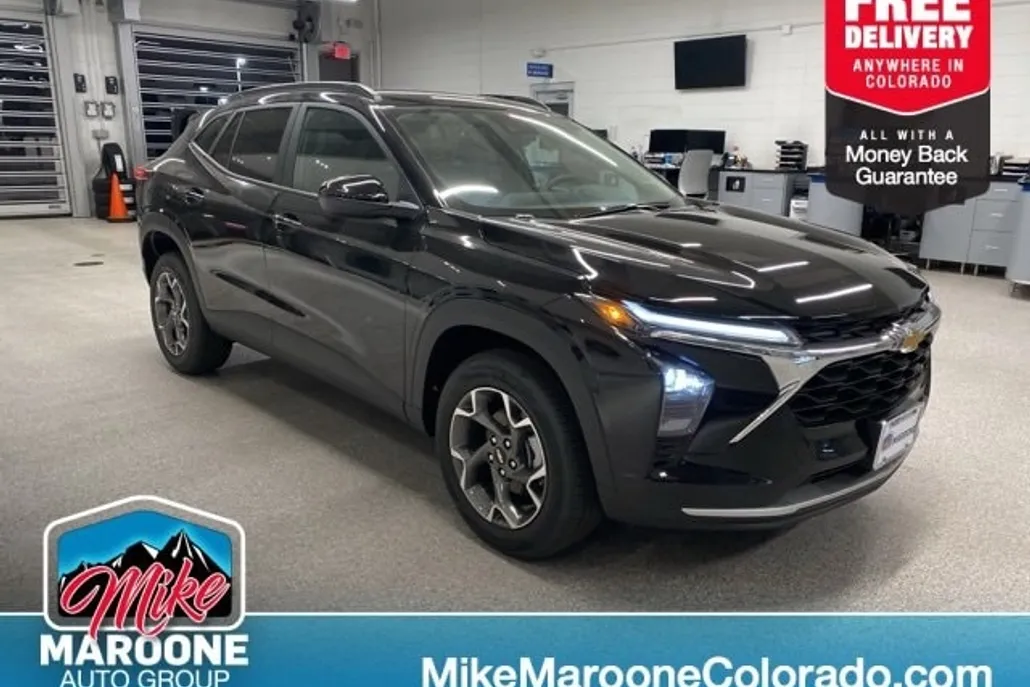 2025 Chevrolet Trax LT photo 1