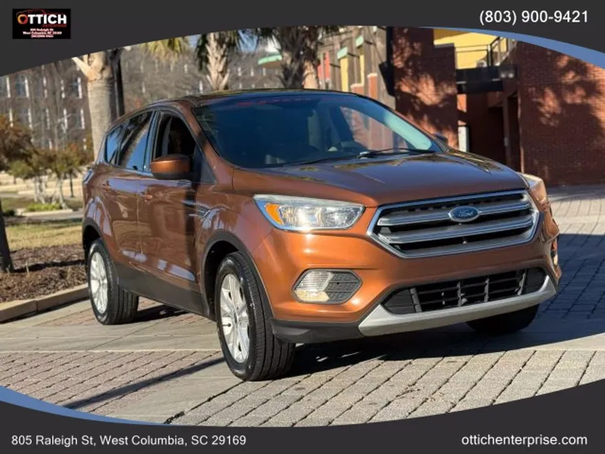 2017 Ford Escape SE Sport photo 1