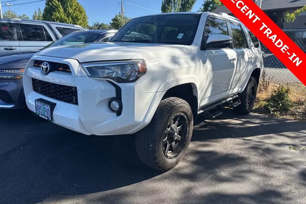2018 Toyota 4Runner SR5 Premium photo 1