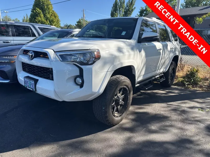 2018 Toyota 4Runner SR5 Premium photo 1