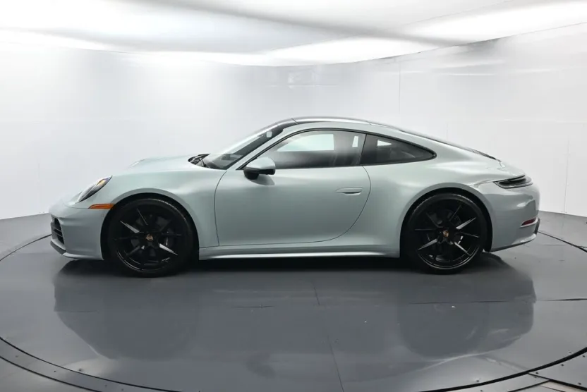 2025 Porsche 911 photo 1