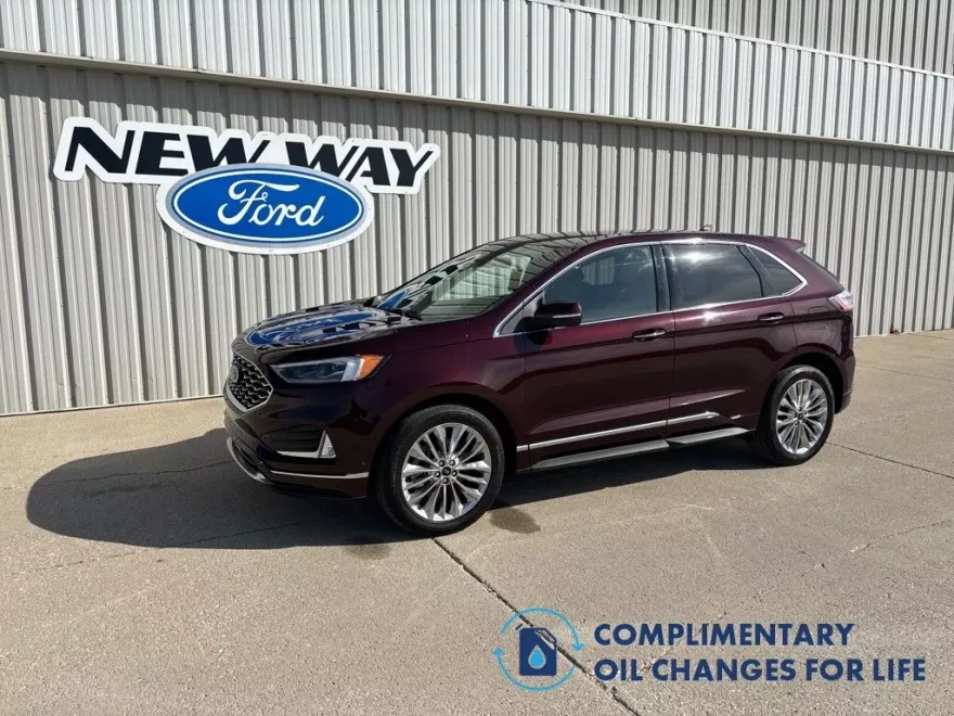 2024 Ford Edge Titanium photo 1