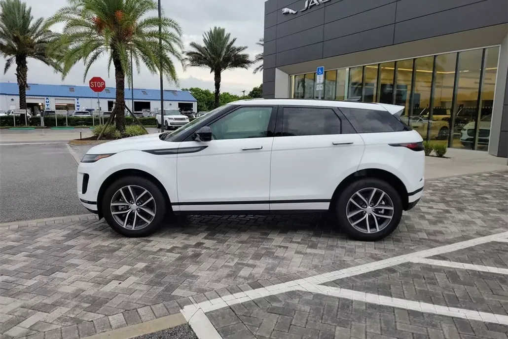 2026 Land Rover Range Rover Evoque S photo 1