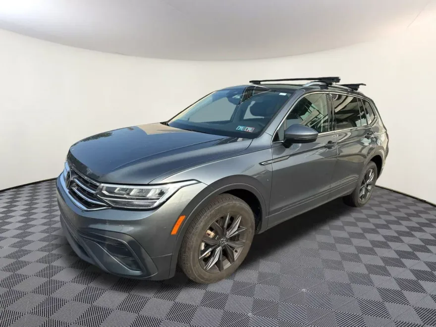 2022 Volkswagen Tiguan SE photo 1