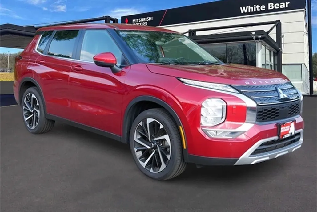 2022 Mitsubishi Outlander SE photo 1