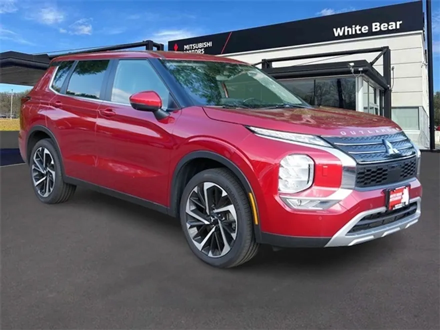 2022 Mitsubishi Outlander SE photo 1