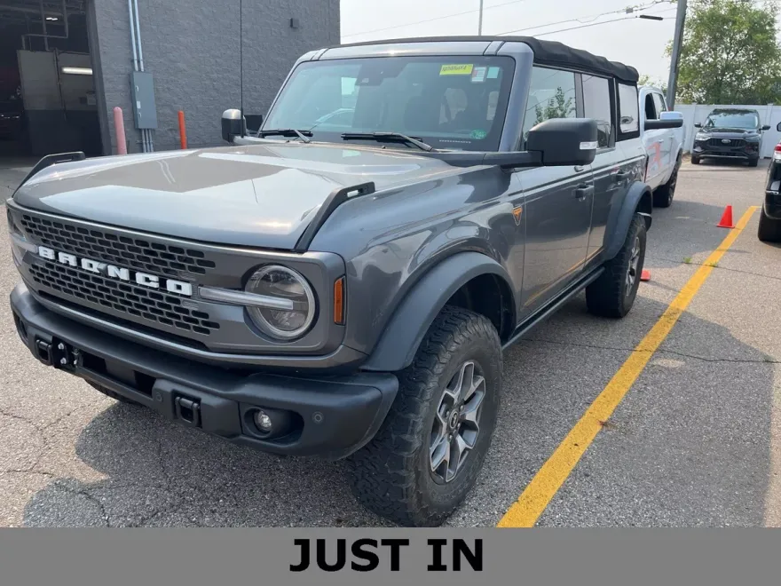2022 Ford Bronco Badlands photo 1