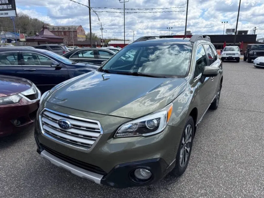 2017 Subaru Outback 2.5i Limited photo 1