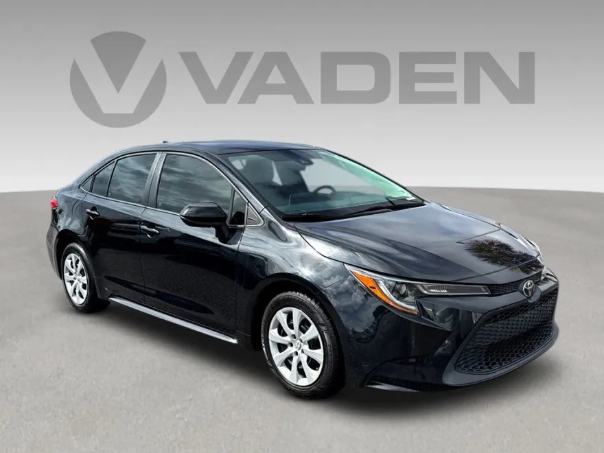 2020 Toyota Corolla LE photo 1