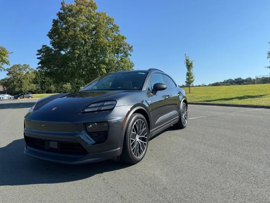2024 Porsche Macan Electric 4 photo 1