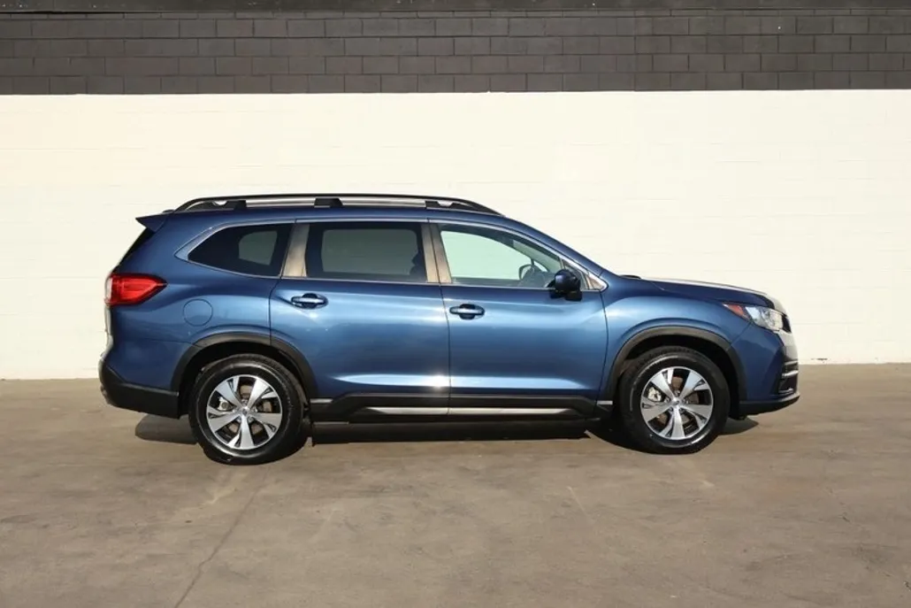2022 Subaru Ascent Premium photo 1