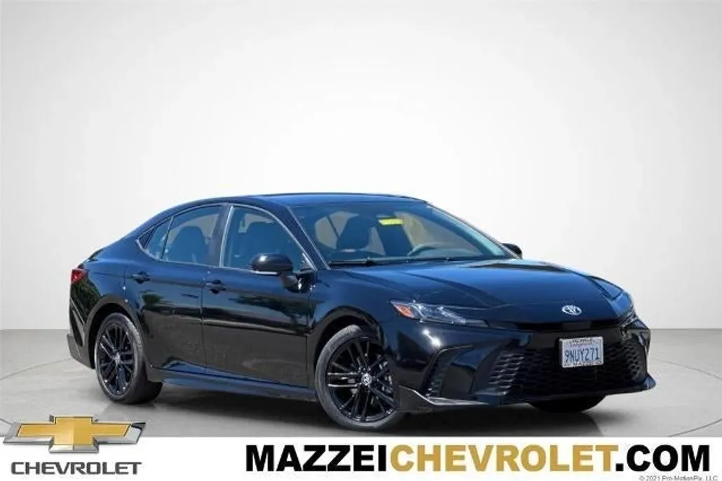 2025 Toyota Camry LE photo 1
