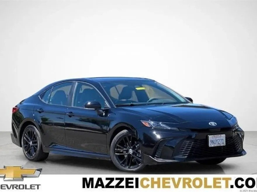 2025 Toyota Camry LE photo 1