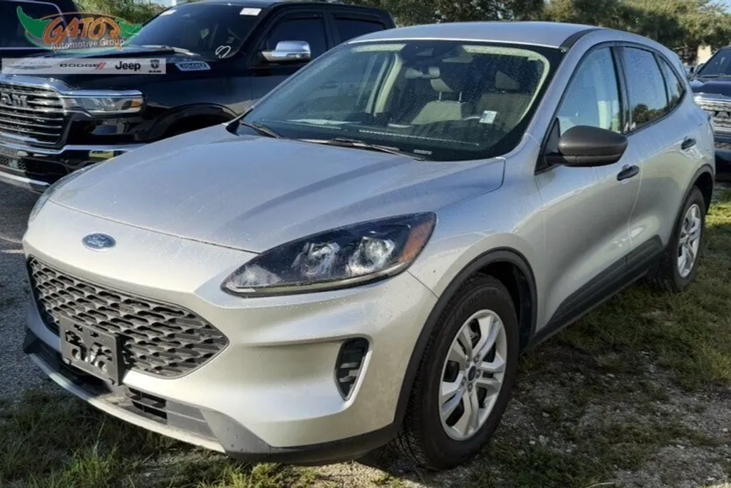 2020 Ford Escape S photo 1