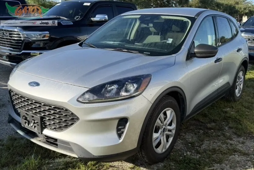2020 Ford Escape S photo 1