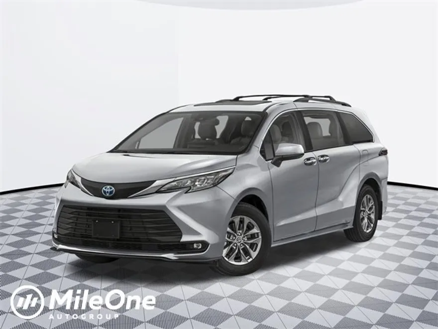2025 Toyota Sienna XLE photo 1