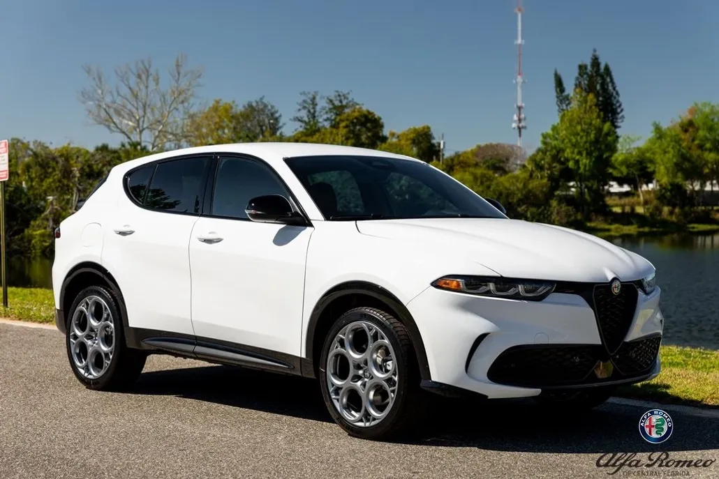 2025 Alfa Romeo Tonale photo 1