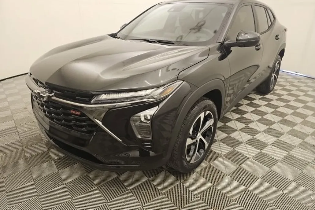 2025 Chevrolet Trax photo 1