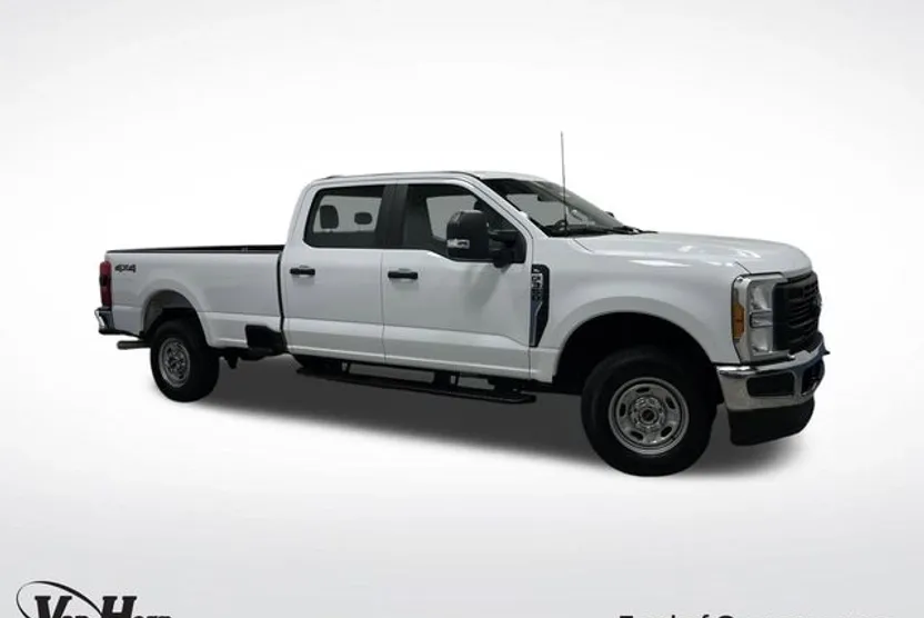 2023 Ford F-350 photo 1