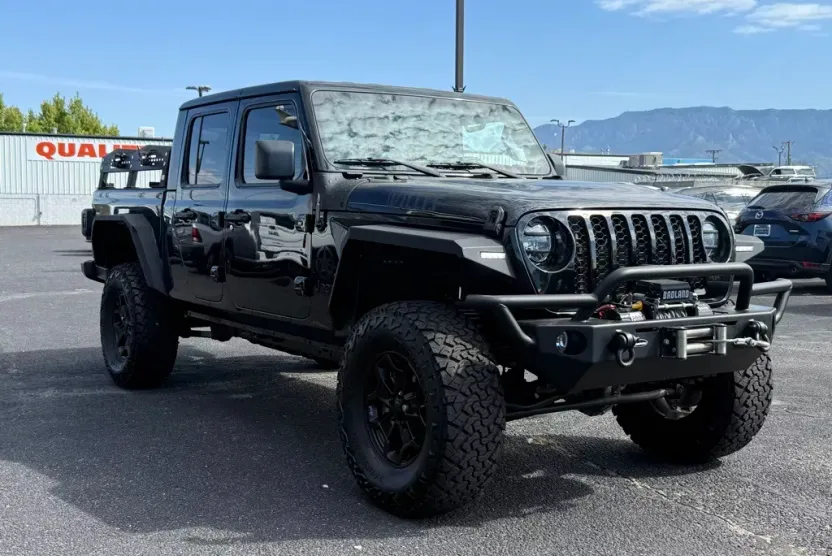 2021 Jeep Gladiator Willys photo 1