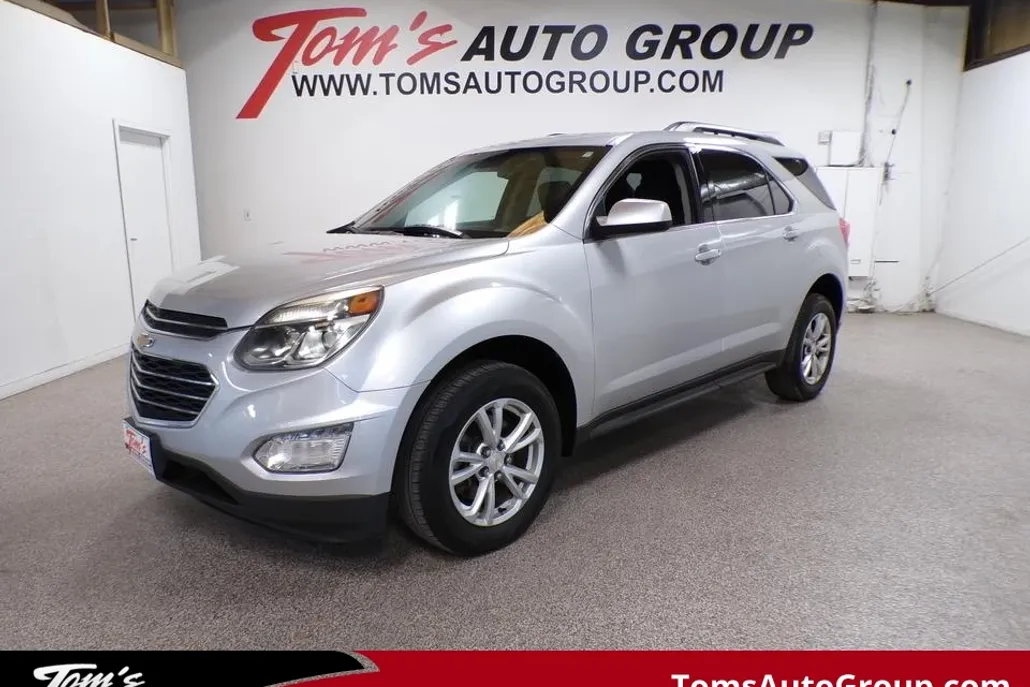 2017 Chevrolet Equinox LT photo 1