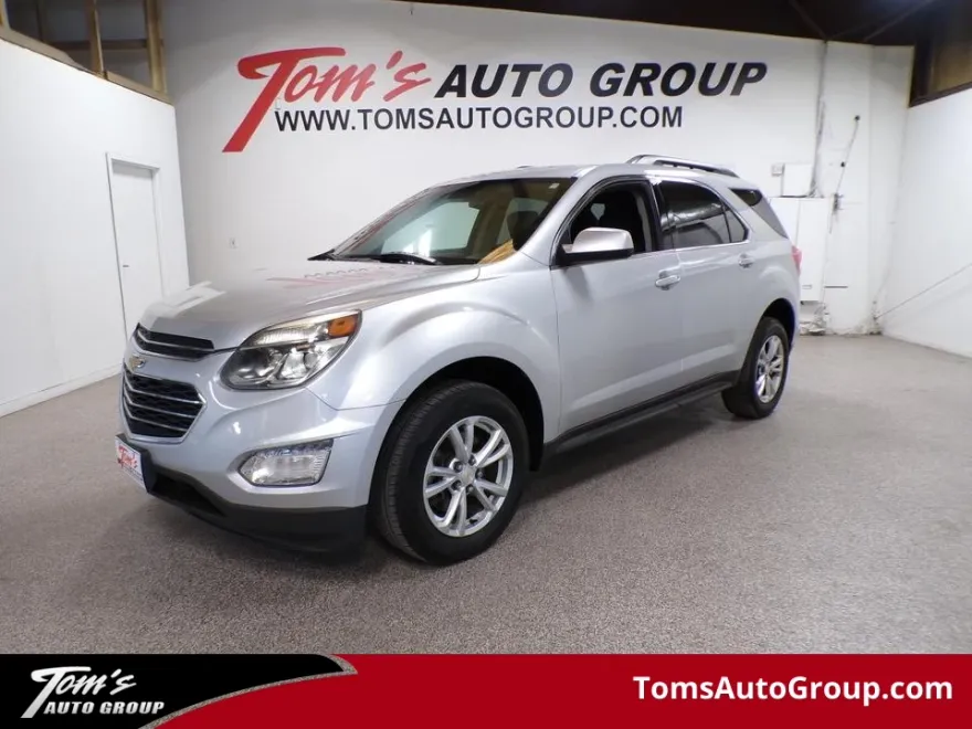 2017 Chevrolet Equinox LT photo 1