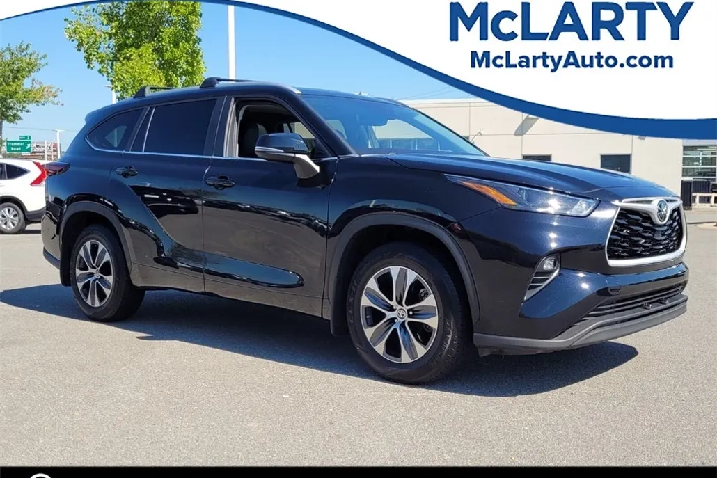2024 Toyota Highlander XLE photo 1