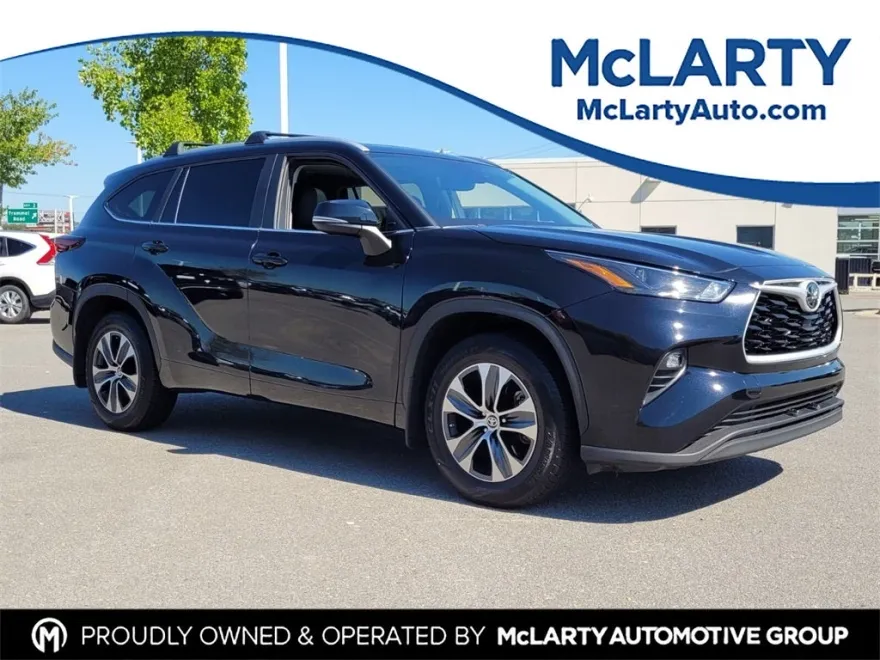 2024 Toyota Highlander XLE photo 1