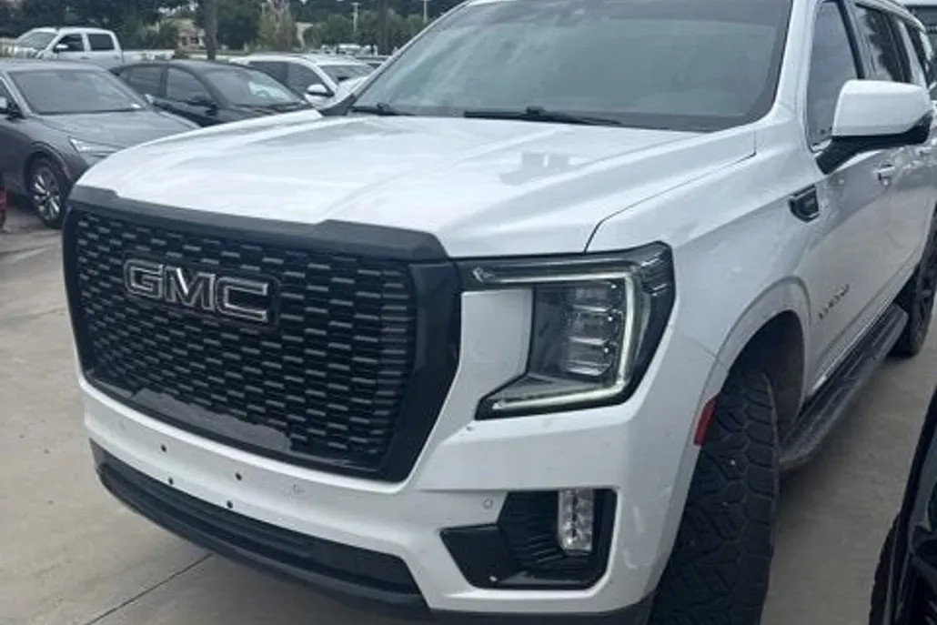 2022 Gmc Yukon XL SLT photo 1
