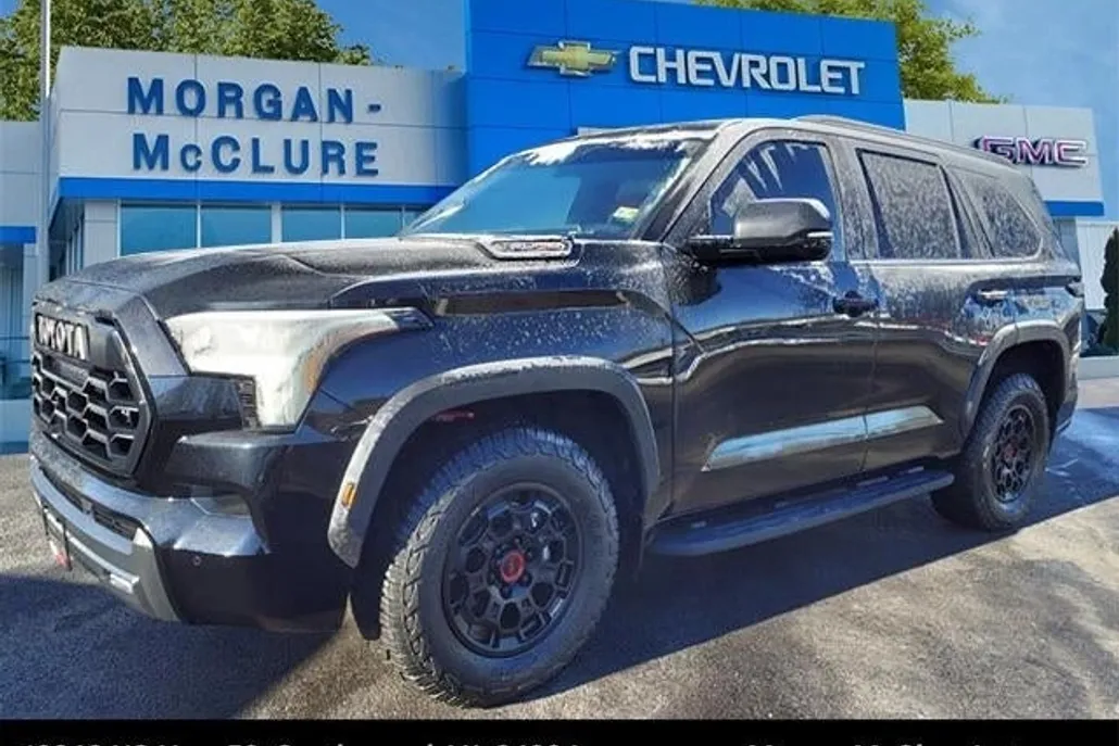 2024 Toyota Sequoia SR5 photo 1