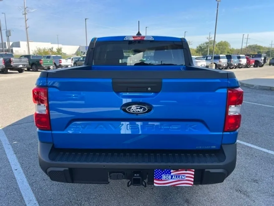 2025 Ford Maverick XLT photo 1
