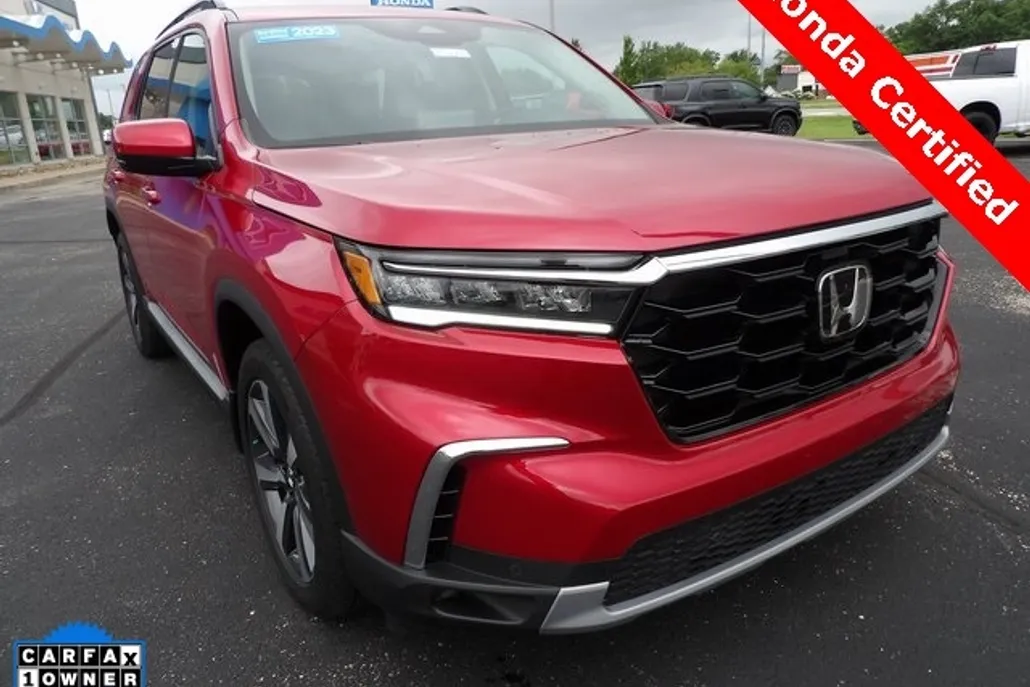 2023 Honda Pilot Touring photo 1