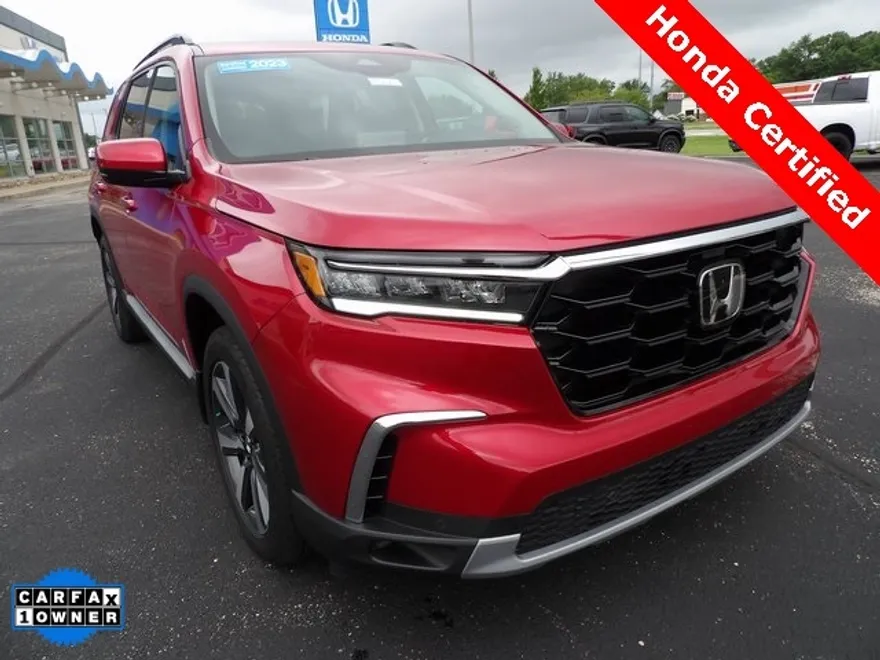2023 Honda Pilot Touring photo 1