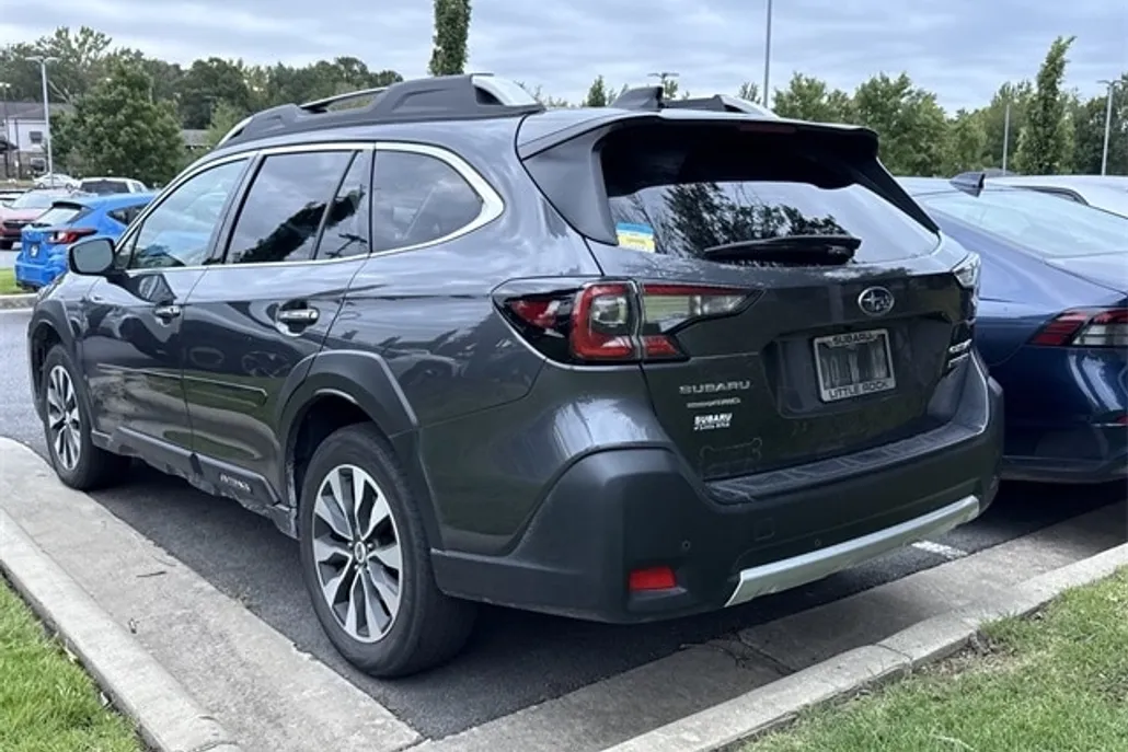 2023 Subaru Outback Touring XT photo 1