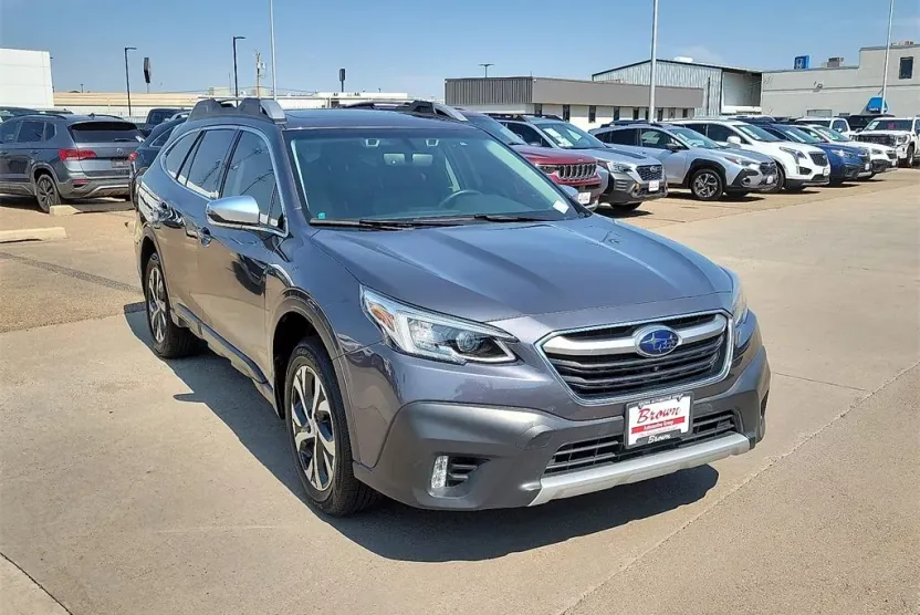 2022 Subaru Outback Touring XT photo 1