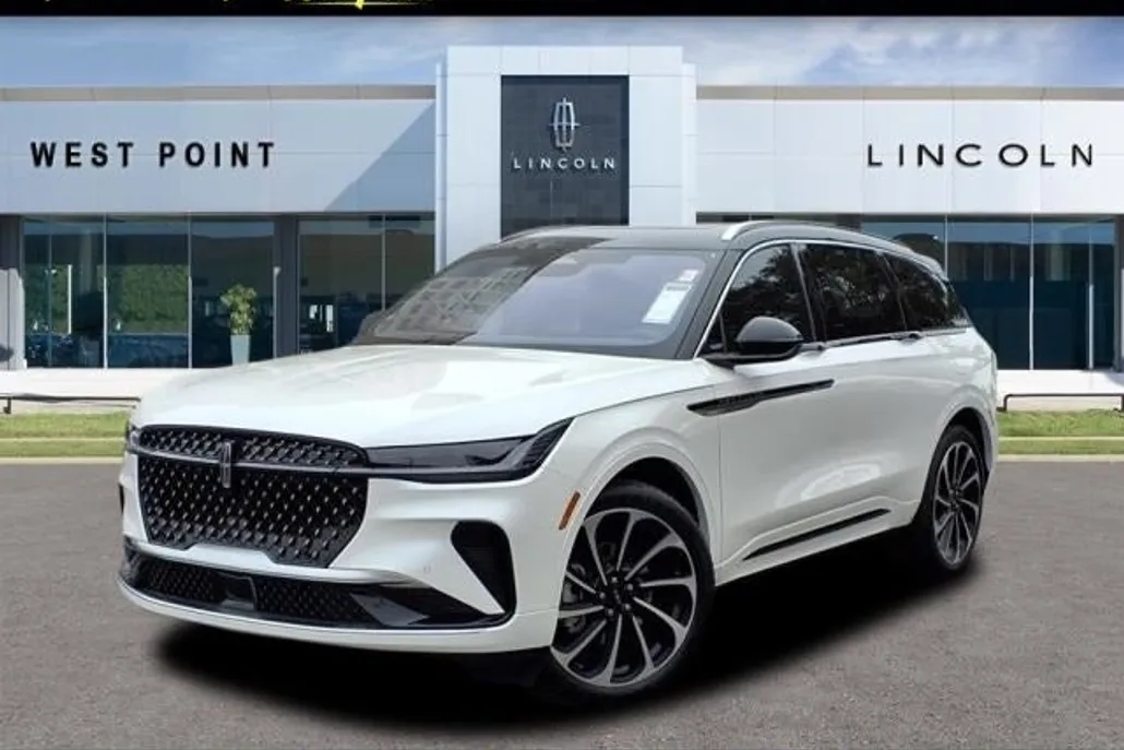 2025 Lincoln Nautilus Black Label photo 1