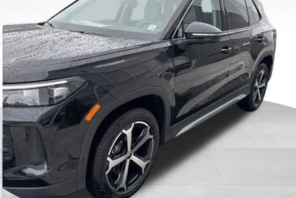 2025 Volkswagen Tiguan SE photo 1