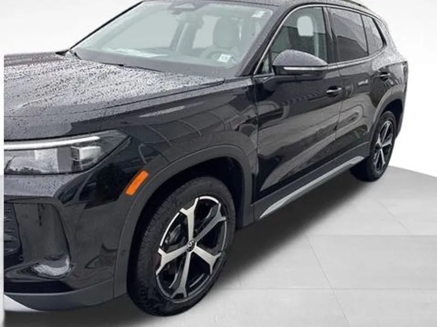 2025 Volkswagen Tiguan SE photo 1
