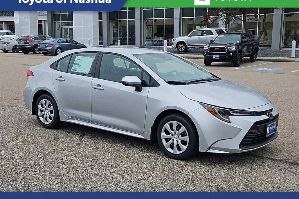 2025 Toyota Corolla LE photo 1
