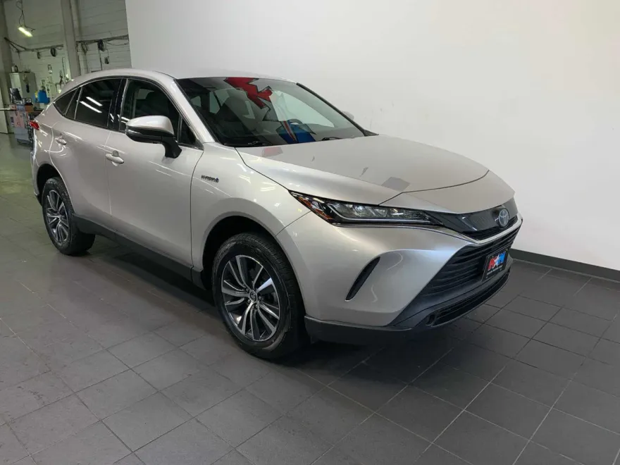 2021 Toyota Venza LE photo 1