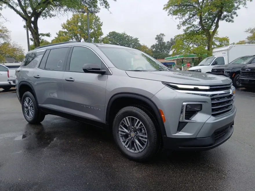 2026 Chevrolet Traverse photo 1