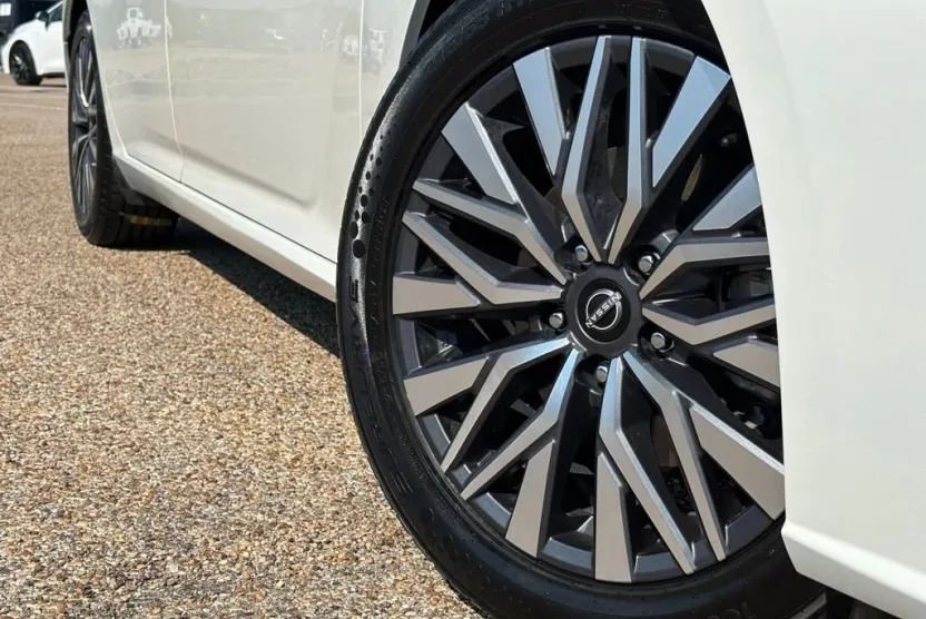 2023 Nissan Altima 2.5 SV photo 1