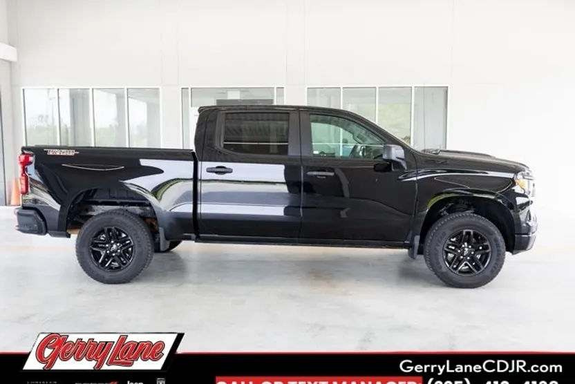 2023 Chevrolet Silverado 1500 Custom Trail Boss photo 1