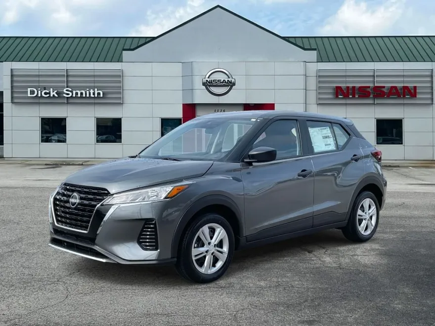 2025 Nissan Kicks Play S photo 1